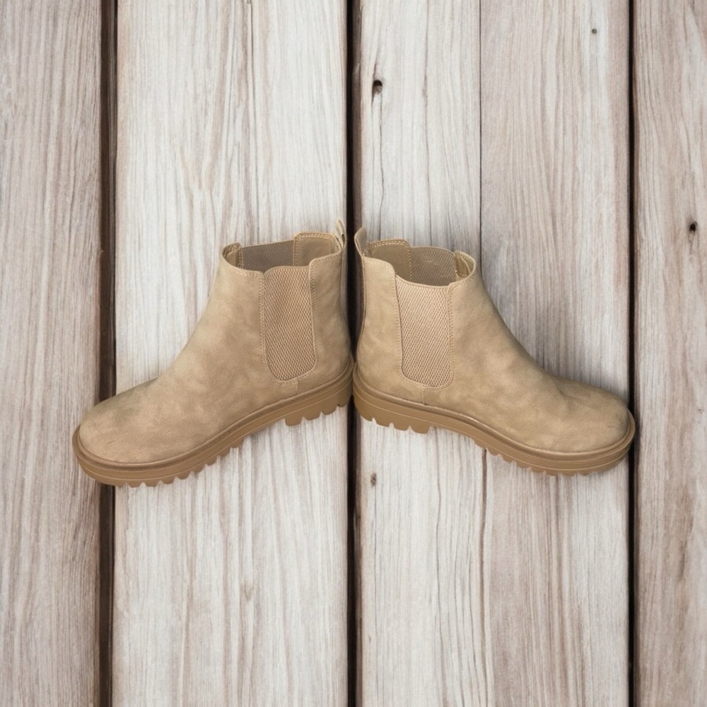 Stylish Tan Ankle Boots for Women - Picture 2 of 5